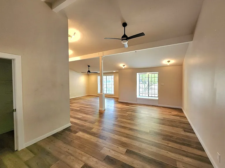 517 E Bishop Dr — Photo 9