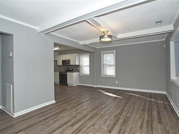 5th image of 23334 Williams Ave
