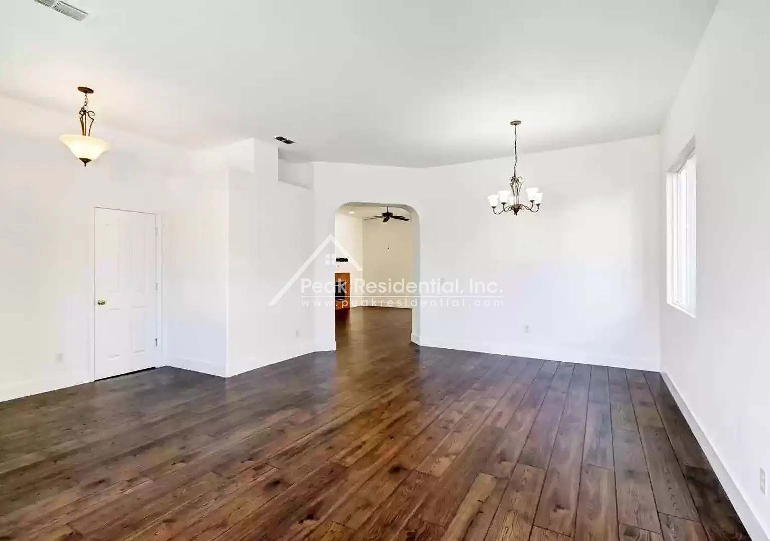 Wonderful 3bd/2ba Elk Grove Home with 2 Car Garage — Photo 3