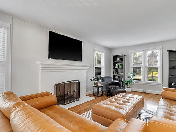 5th image of 130 N Holmes Ave