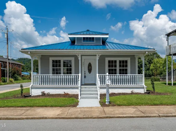 701 1st St, Elizabethton, TN 37643