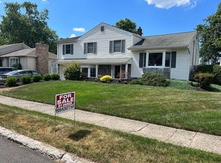 130 W Elmwood Dr, South Plainfield, NJ 07080