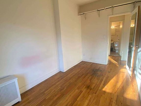 3rd image of 156 W 76th St #4R