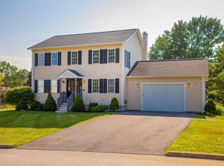 40 Moon Brook Dr, Rutland, VT 05701