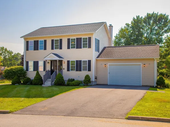 40 Moonbrook Drive, Rutland City, VT 05701