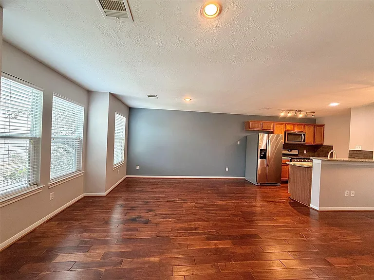1515 Saulnier St — Photo 21