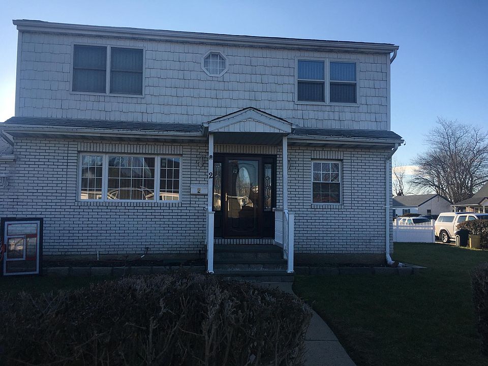 1st image of 2 Auburn Ln