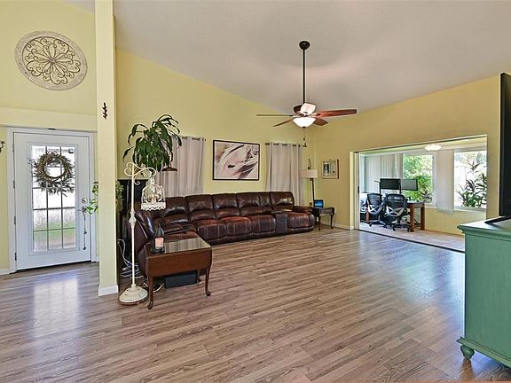 5th image of 4427 MURFIELD DRIVE E