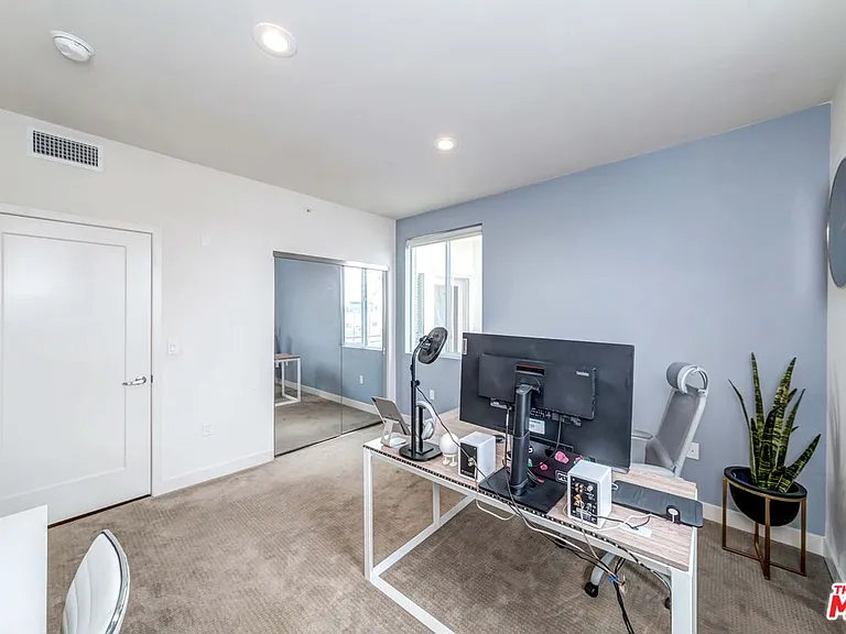 436 S Virgil Ave #Penthouse 1 — Photo 6