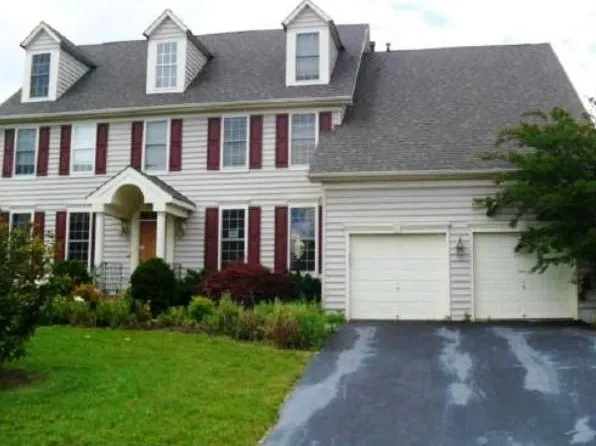 9068 Acadia Park Dr, Bristow, VA 20136