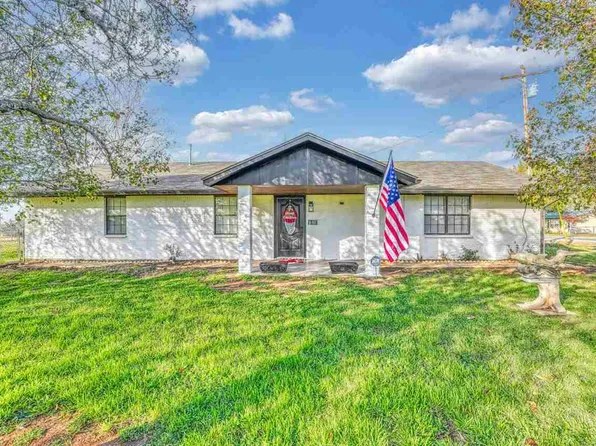 502 Comanche Ave, Geronimo, OK 73543