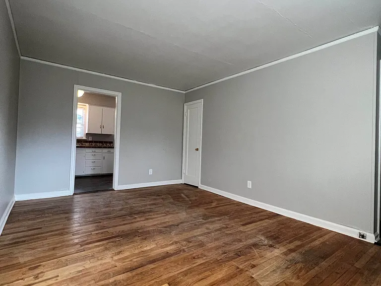 7776 N Interstate Ave #17 — Photo 5