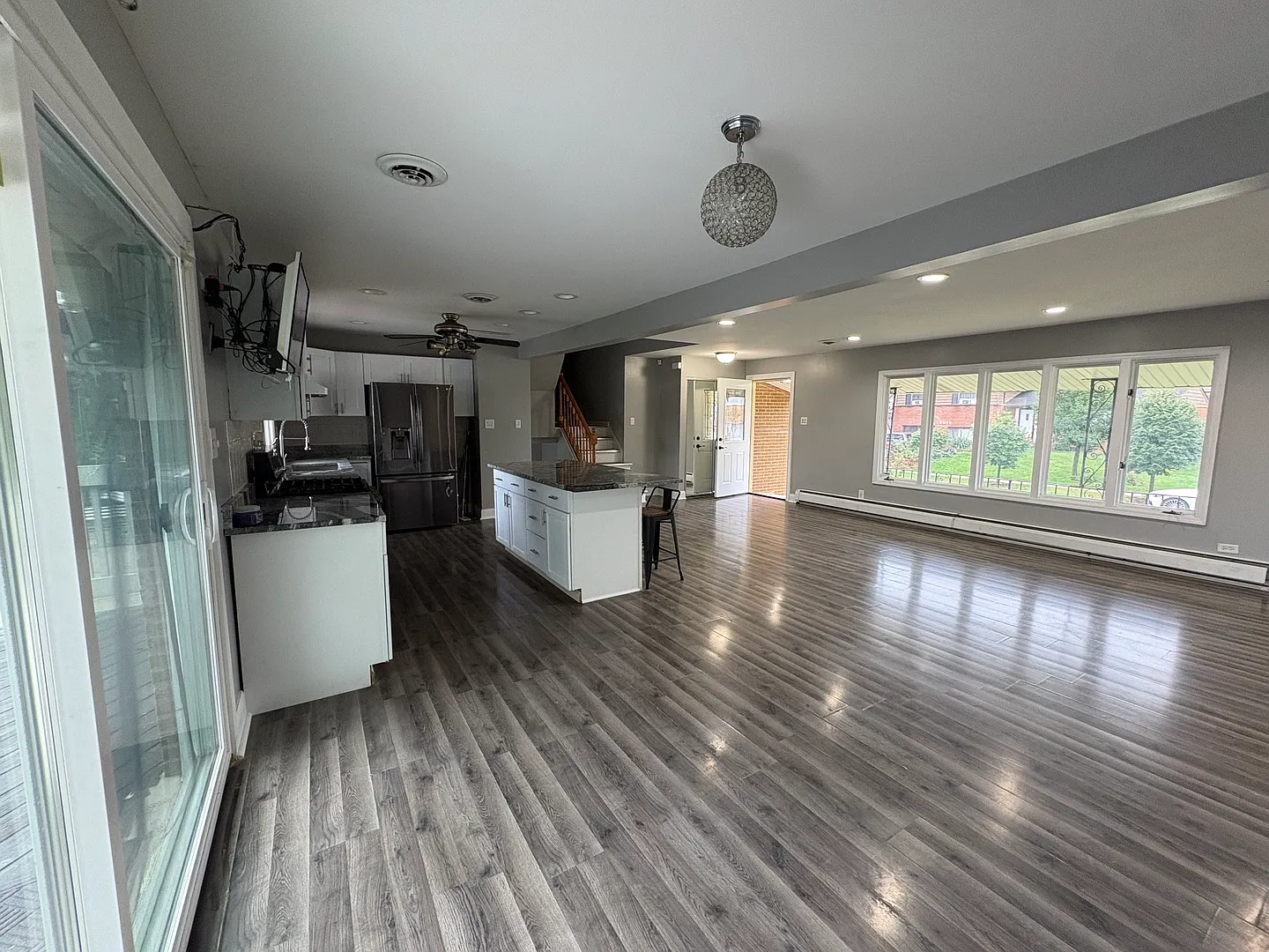 3 bed, 1.5 bath, $3,200 — Photo 4