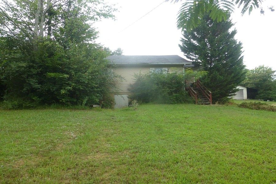 1st image of 926 McBrayer Ln