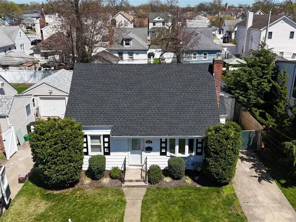 2647 Colonial Avenue, Merrick, NY 11566
