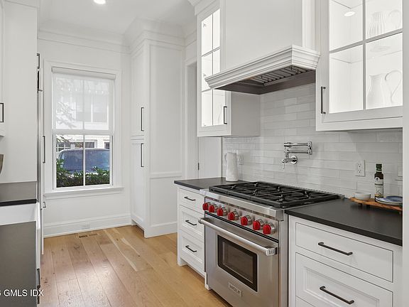 4th image of 25 Woodland Dr #C