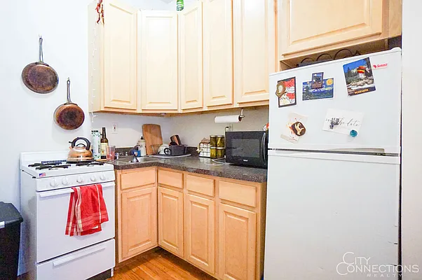 Rented by City Connections Realty | media 29