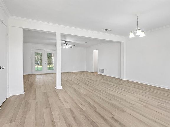 5th image of 3805 S Deerwood Dr