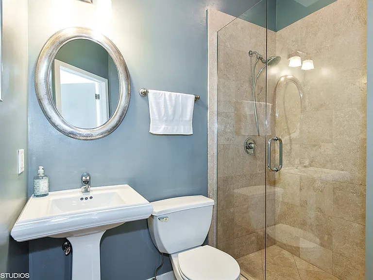 1073 N Paulina St #2 — Photo 9