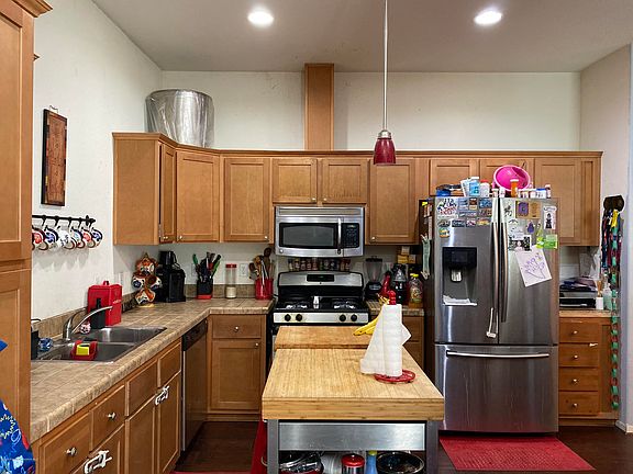 5th image of 3136 Bartlett Ave