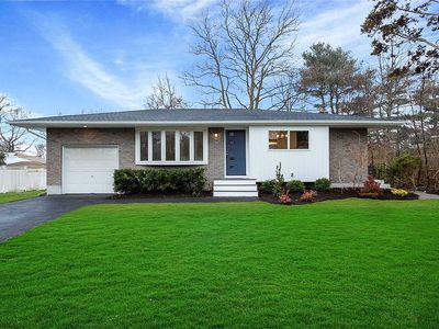 9 Saddle Ln, Huntington Station, NY, 11746