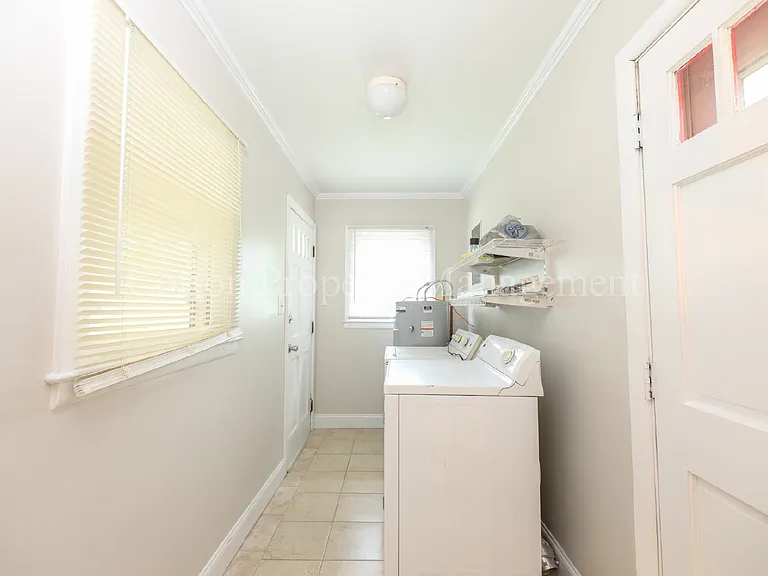 522 N 25th St — Photo 10