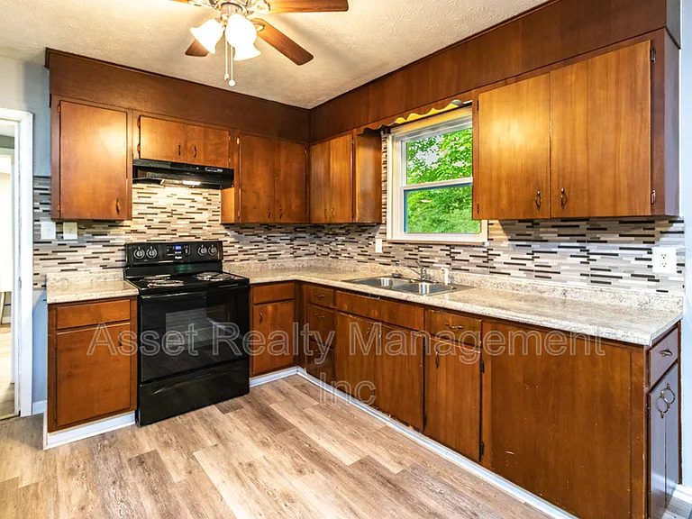 2313 Brice St — Photo 7