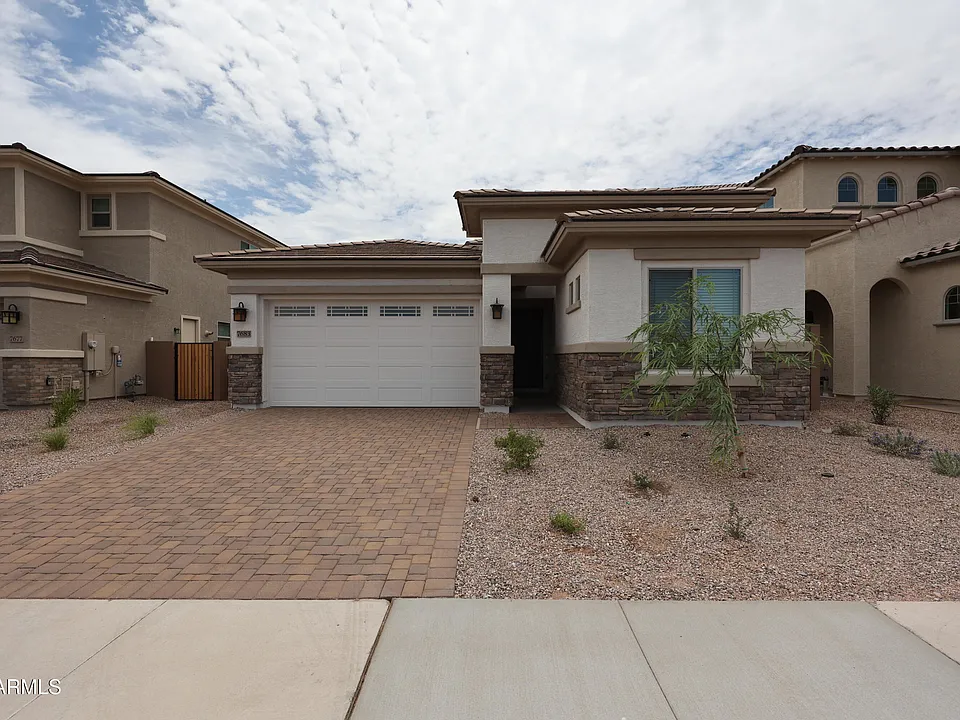 7683 W Smoketree Dr