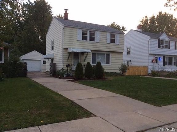 2nd image of 387 Moore Ave