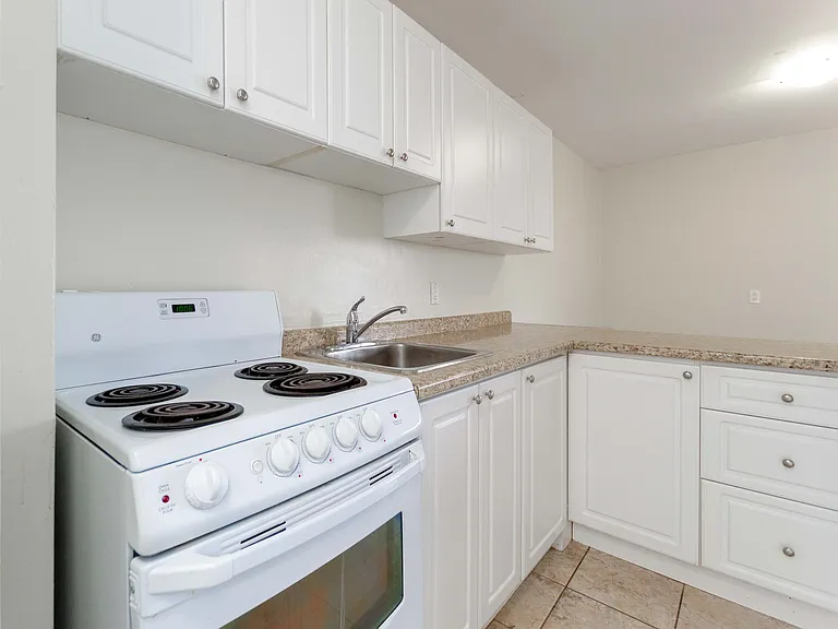 880 Colborne Rd — Photo 13