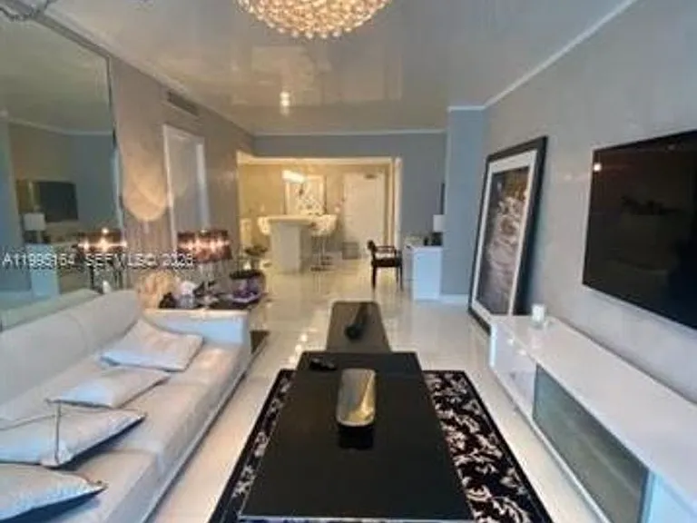 2301 Collins Ave #1507 — Photo 3
