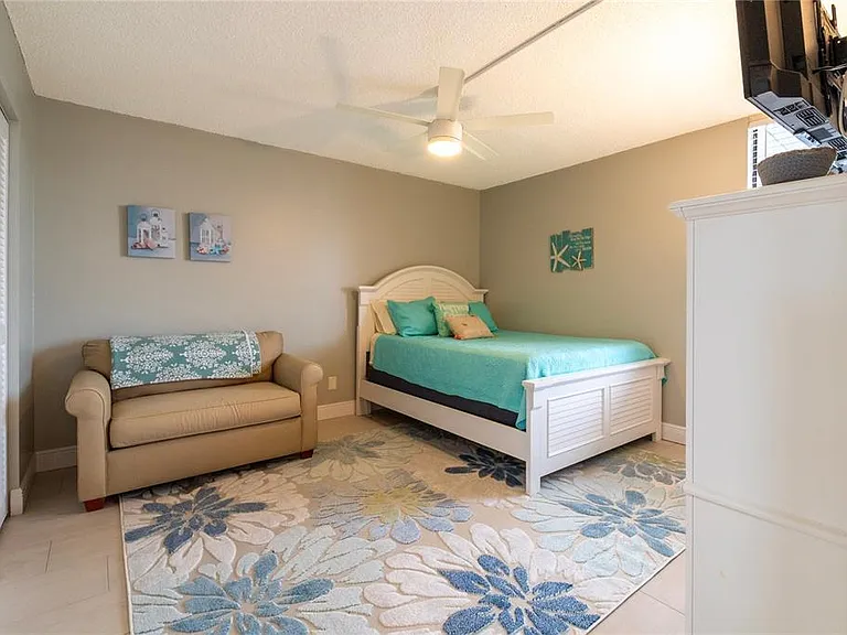 17900 Gulf Blvd #11C — Photo 37