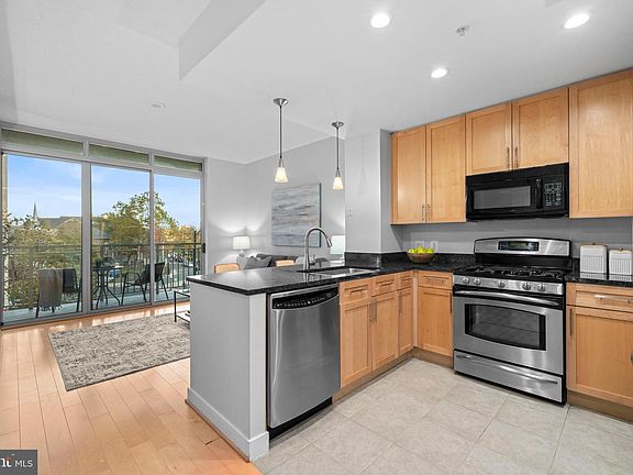 4th image of 820 N Pollard St APT 307