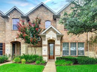 9222 Sunlight Oak Ln, Houston, TX 77070
