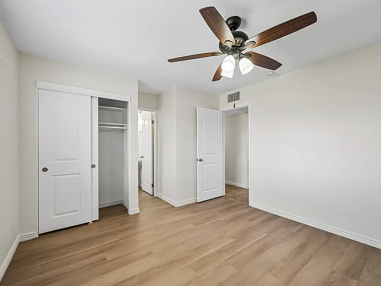 5924 W Seldon Ln — Photo 23