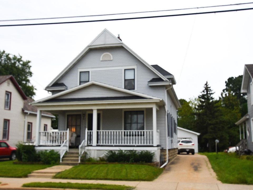 1st image of 427 W South Park Ave