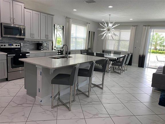 3rd image of 7648 Fairfax Dr