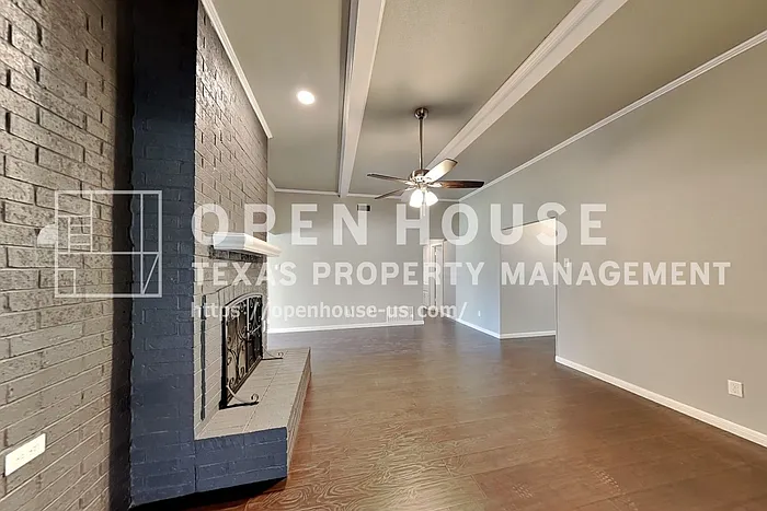 4 bed, 2.0 bath, 2008 sqft, $2,775 — Photo 3
