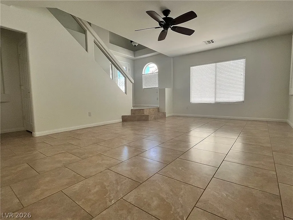 4 bed, 2.5 bath, 2459 sqft, $2,545 — Photo 2