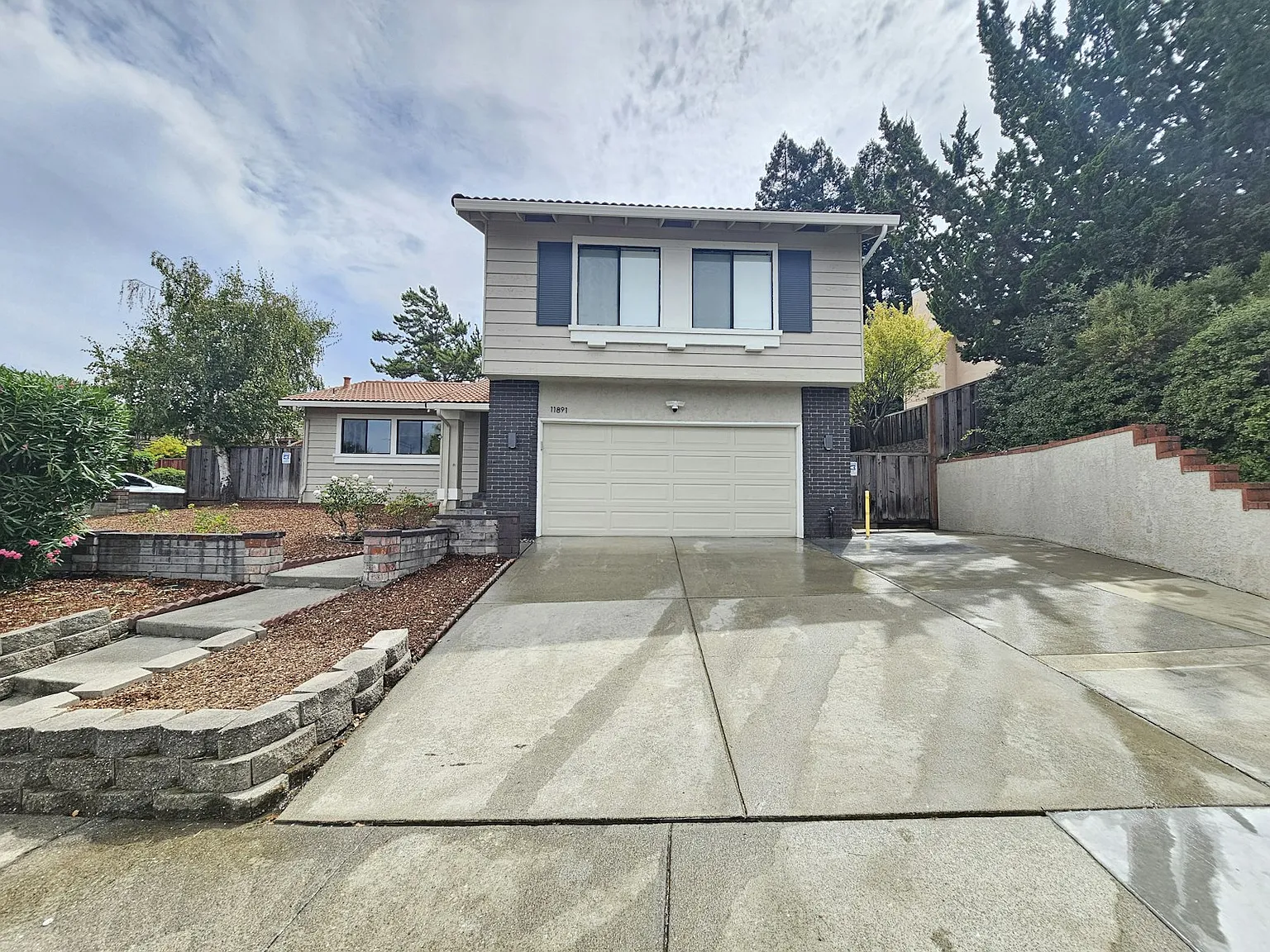 11891 Bloomington Way — Photo 1