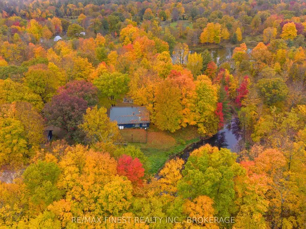 82 Bobs Lake Rd, South Frontenac, ON K0H 2V0
