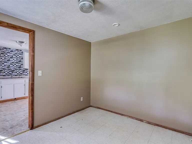 544 S Mechanic St — Photo 12