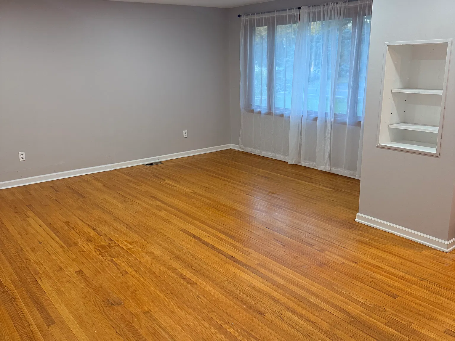 3 bed, 1368 sqft, $2,800 — Photo 3