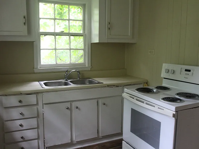 811 N Davis St — Photo 4