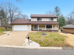 2016 Greenbrier Dr, Collinsville, IL 62234