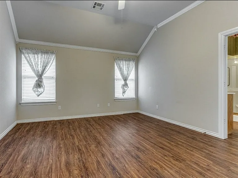 16605 Farmington Way — Photo 11