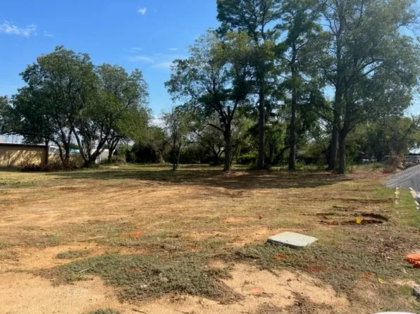 631 Acme St, Denton, TX 76205