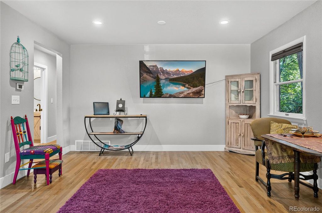 1004 W 8th Street