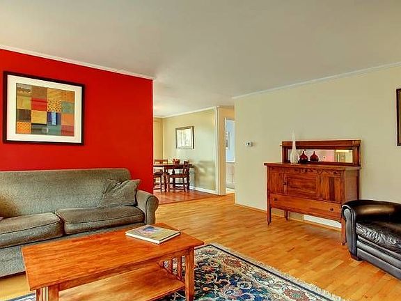 5th image of 10411 8th Ave NE