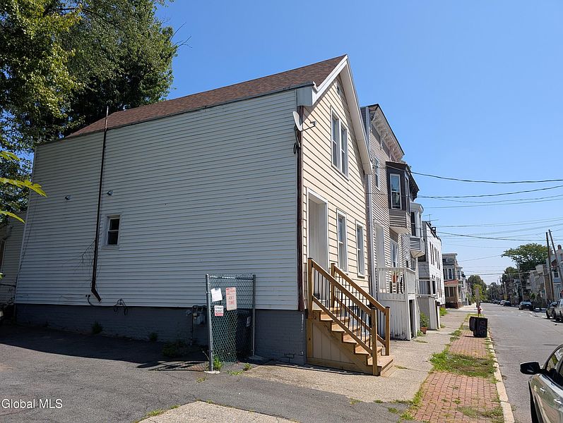 2nd image of 371 1st Street
